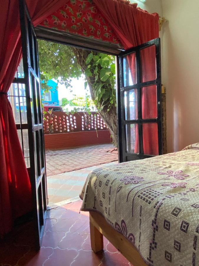 Delias Trailer Park Hotell Rincón de Guayabitos Eksteriør bilde