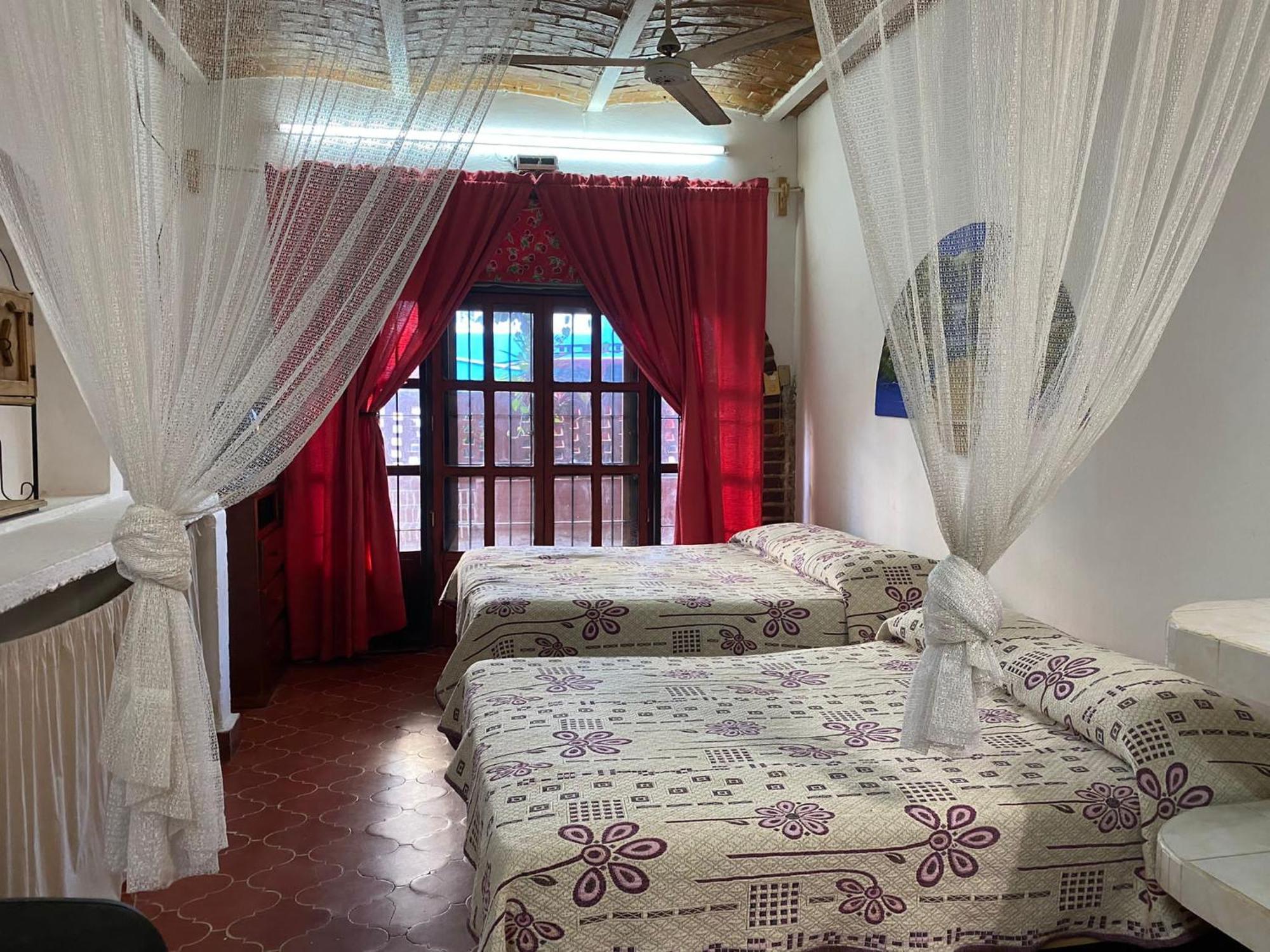 Delias Trailer Park Hotell Rincón de Guayabitos Eksteriør bilde